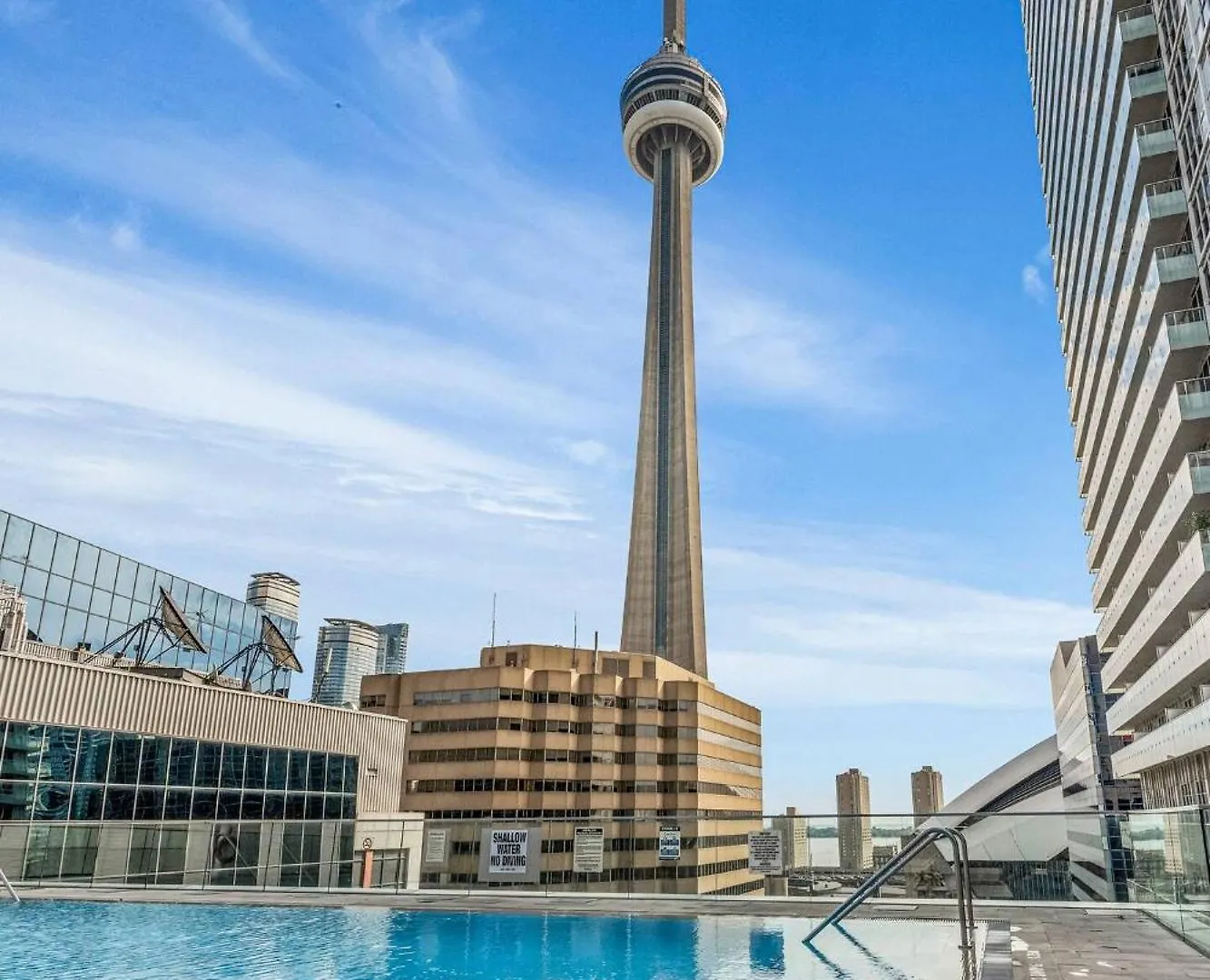 3-Bedroom Apartment In The Heart Of Downtown Toronto Walk To Shops And Attractions Canada
