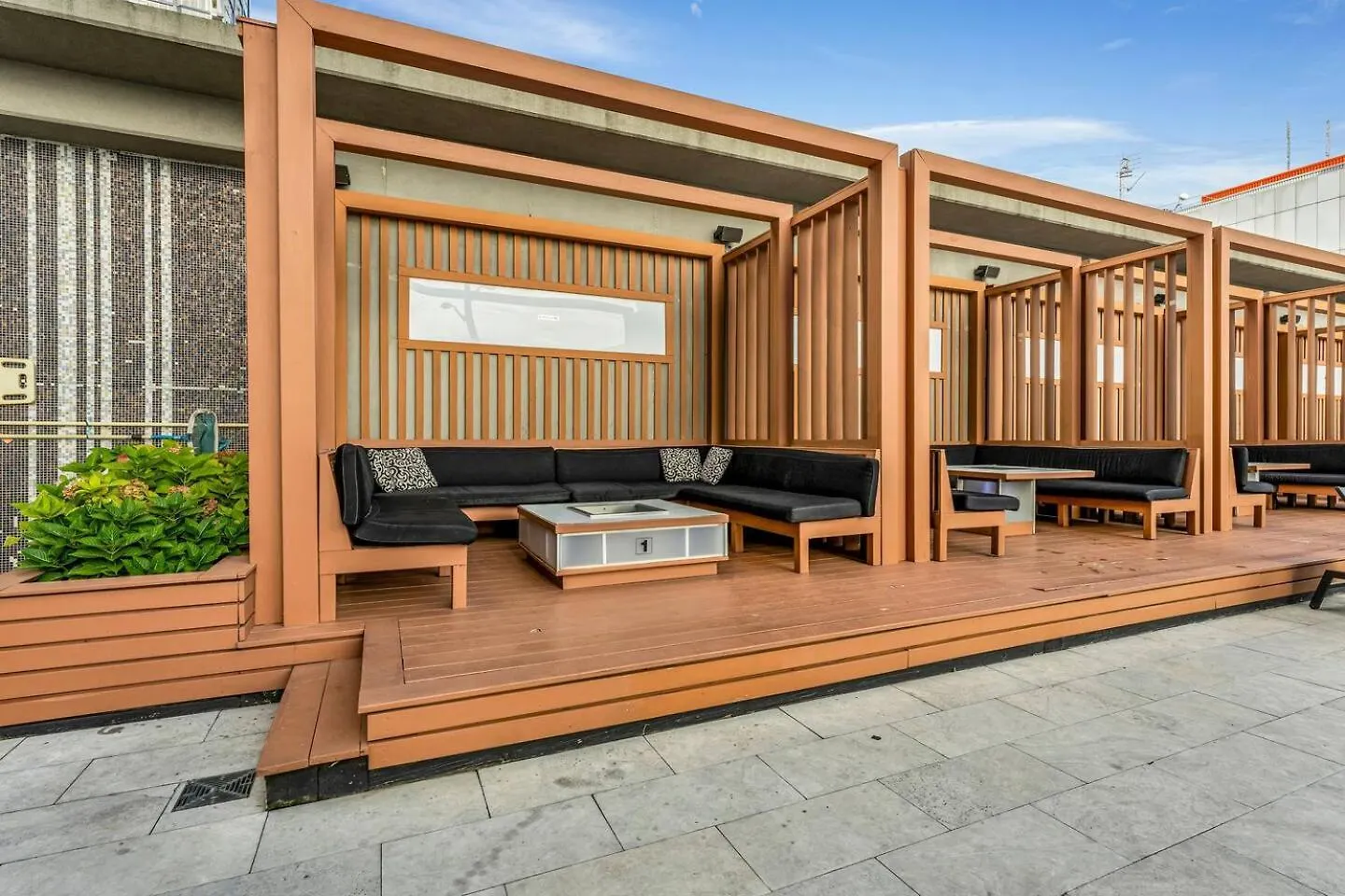 3-Bedroom Apartment In The Heart Of Downtown Toronto Walk To Shops And Attractions
