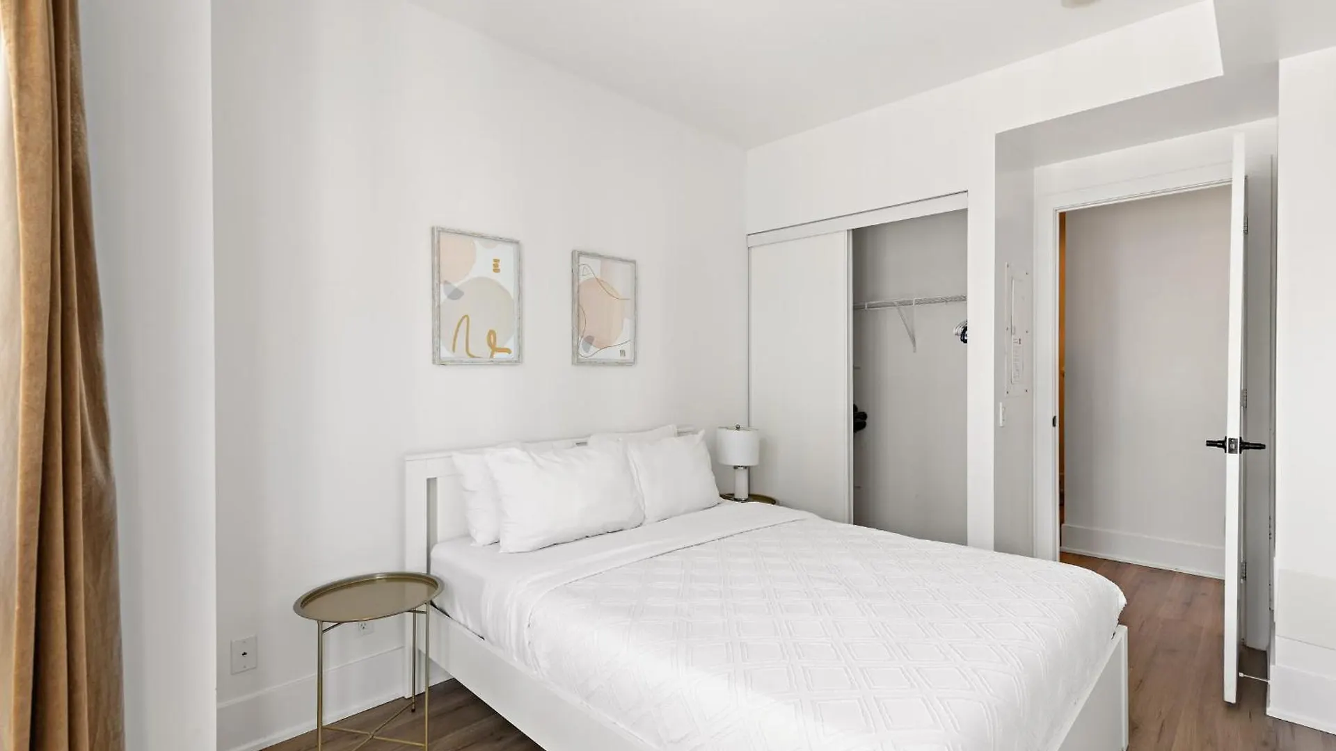 3-Bedroom Apartment In The Heart Of Downtown Toronto Walk To Shops And Attractions 0*,