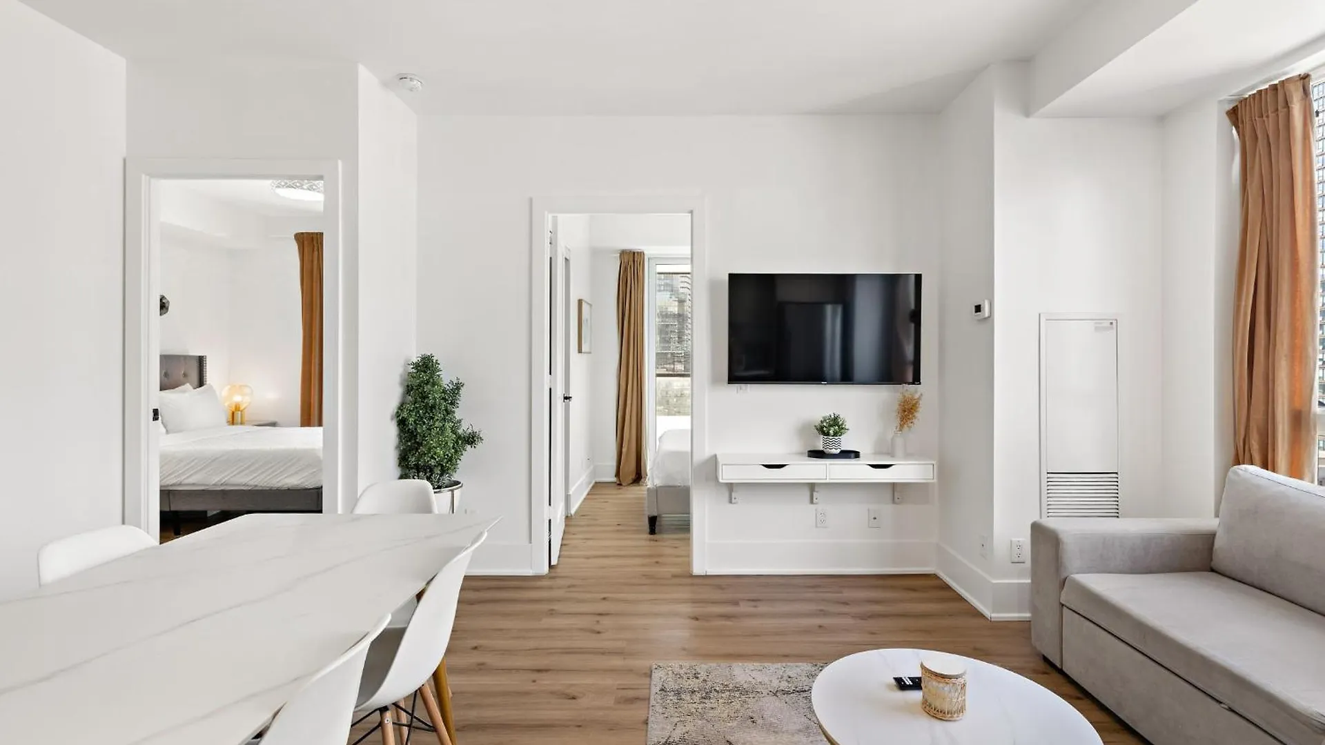 3-Bedroom Apartment In The Heart Of Downtown Toronto Walk To Shops And Attractions 0*,
